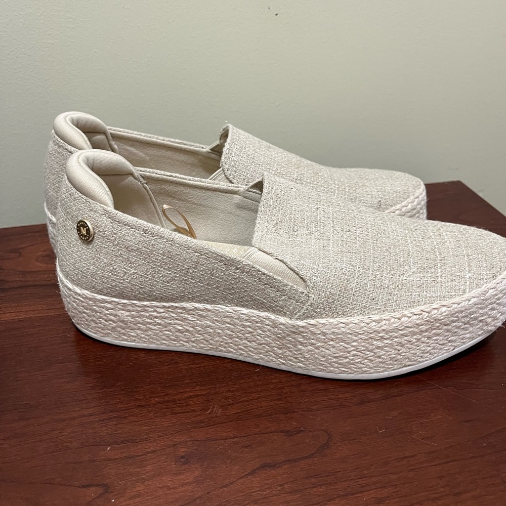 Skechers Martha Stewart Cream Textured Slip-On Shoes - Picture 4 of 10